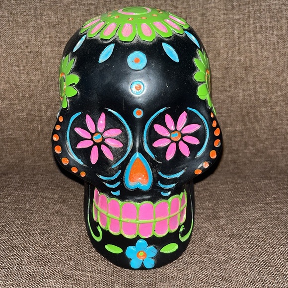 Creative Design 7 in Polyresin Sugar Skull - Picture 1 of 8